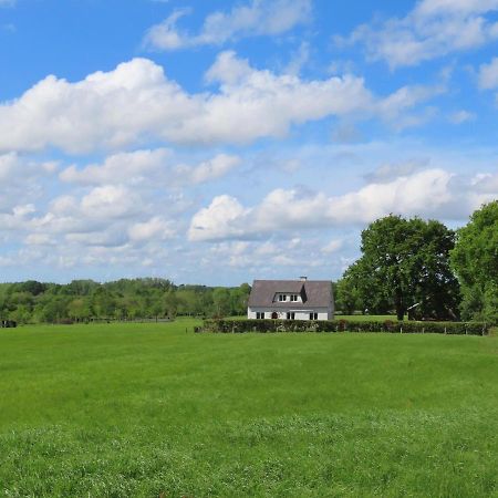 La Maison Aux Pignons Verts La Chapelle-Saint-Aubert Экстерьер фото